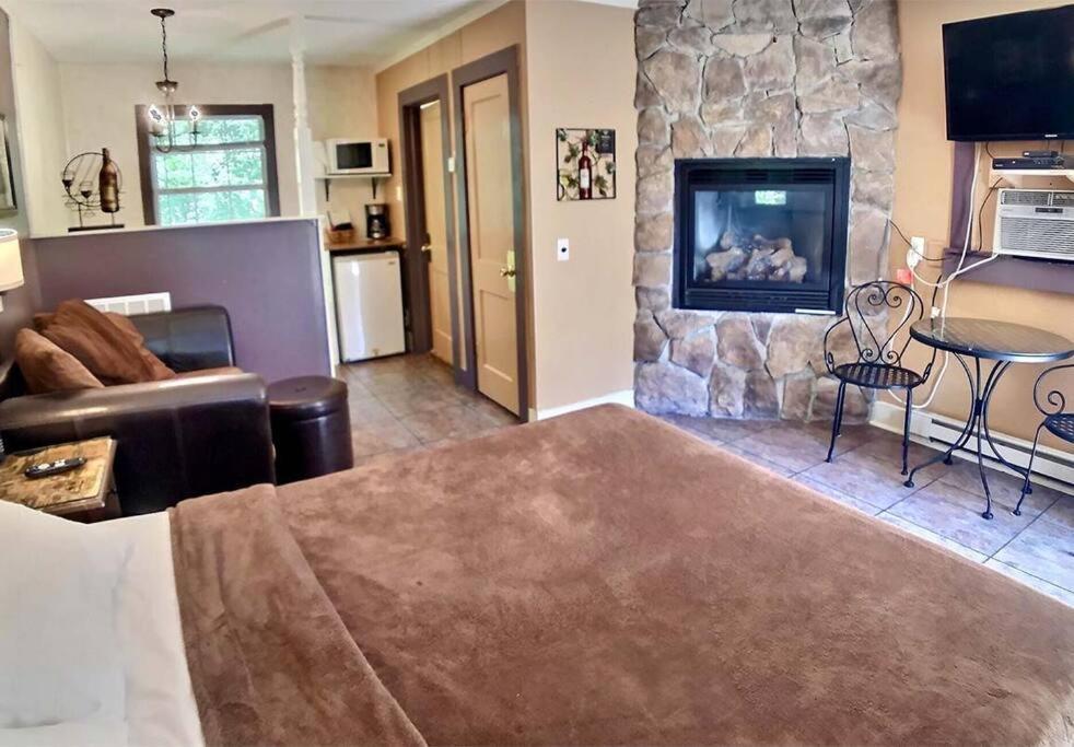D'Vinery Rock Cottage/ #6 Eureka Springs Bagian luar foto